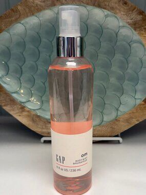 GAP om Body Mist 8 oz Spray - Used twice